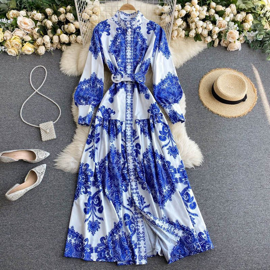 Vestido Largo Azul y Blanco Porcelana con Cuello Mao Ajustado - Image 14
