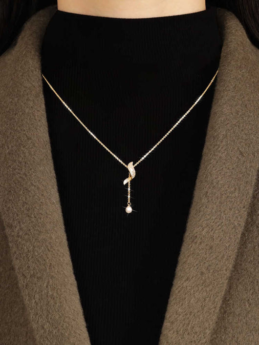 Collar Geométrico de Diamantes con Borla de Perla para Escote - Image 2