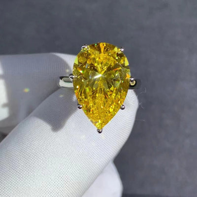 Anillo de Diamante Talla Gota en Circón Amarillo de Alto Carbono