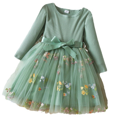 Vestido Princesa Navideño con Bordado Floral y Malla - Image 4