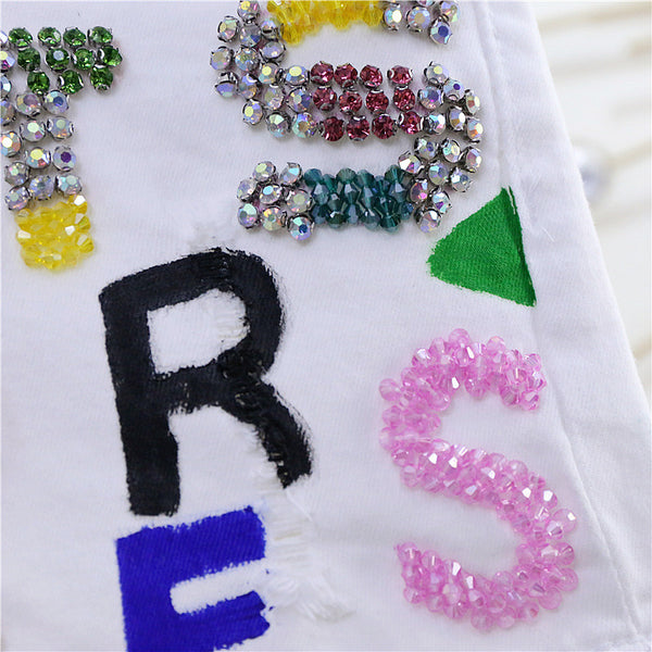Shorts de Mezclilla Blanca Slim Fit con Detalles Diamantados