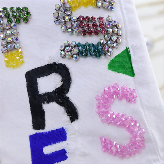 Shorts de Mezclilla Blanca Slim Fit con Detalles Diamantados - Image 2