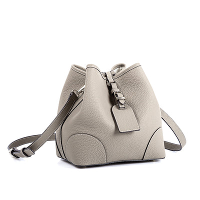Bolso Cubo Retro de Cuero Genuino con Patrón Grabado y Cordón Ajustable - Image 13