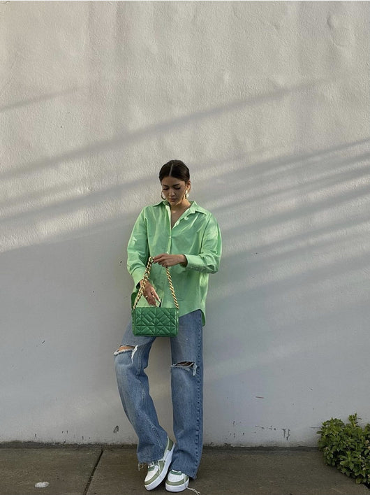 Camisa Holgada Verde Menta con Protección Solar - Image 6