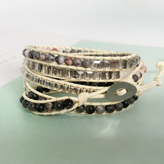 Pulsera de Piedras Naturales Multicapa Tejida - Image 10