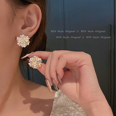 Aretes de Perla Floral Tipo Concha Francés para Mujer - Image 5