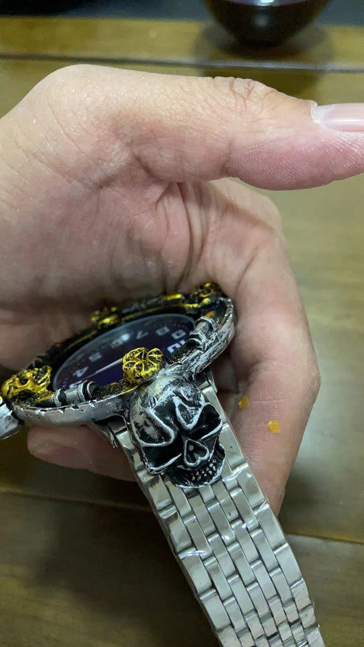 Reloj Electrónico Calavera con Correa de Resina Artesanal - Image 8