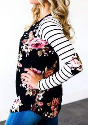 Blusa Tejida a Rayas con Contraste de Estampado - Image 2