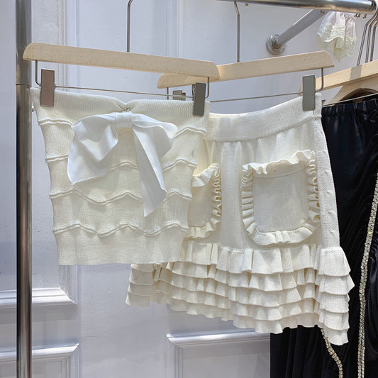 Top Blanco con Lazo Reductor de Edad - Diseño Viral de Moda