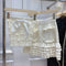 Top Blanco con Lazo Reductor de Edad - Diseño Viral de Moda