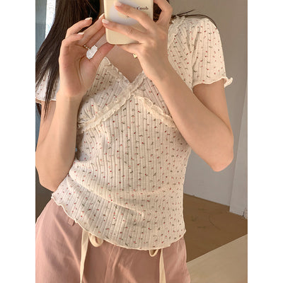 Blusa Crop Top Ajustada con Encaje y Cuello en V - Image 5
