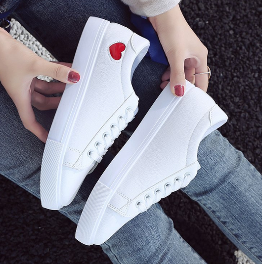 Zapatillas Deportivas de Cuero PU para Mujer con Detalles de Corazón - Image 8