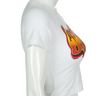 Playera con Estampado de Letras en Llamas - Image 2