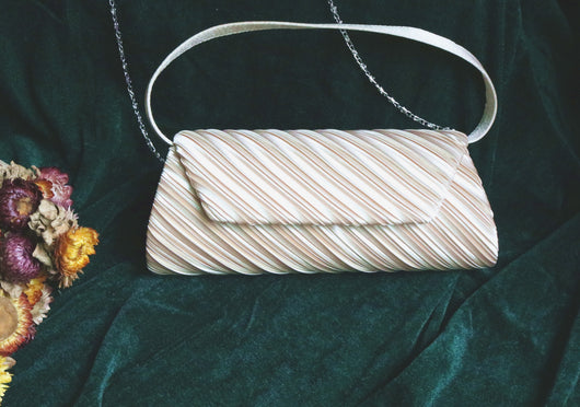 Bolso Vintage Crossbody con Cadena de Perforación y Asa de Mano - Image 13
