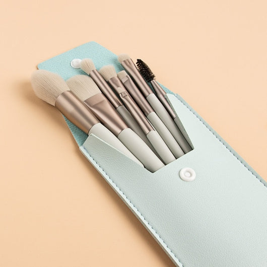 Set de 8 Brochas de Maquillaje Portátil para Viajes - Image 5