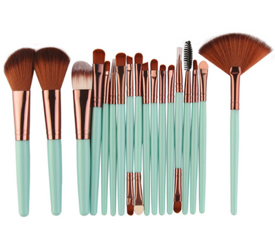 Set Profesional de 18 Brochas de Maquillaje MAANGE con Diseño Abanico - Image 4