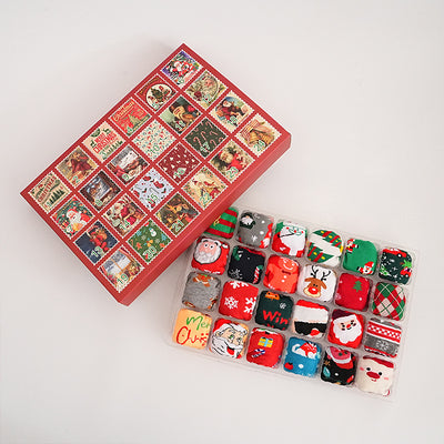 Set de 12 Medias Navideñas Premium en Caja Regalo - Image 14