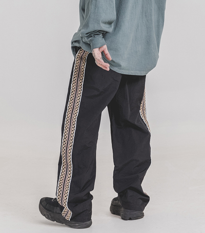Pantalones Rectos Clásicos con Detalles Bordados Laterales - Image 2