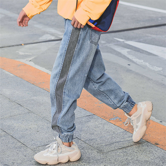 Jeans con Paneles Contrastantes - Image 7