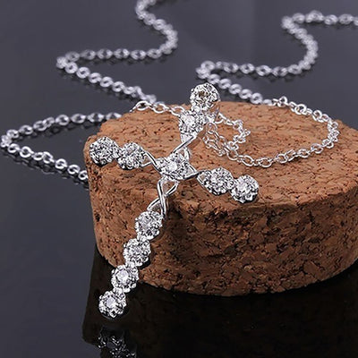 Colgante Cruz de Cristal Plateado para Mujer - Image 6