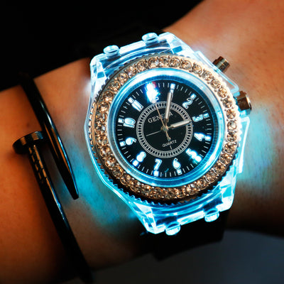 Reloj Deportivo Geneva Unisex con Cristal Luminoso y Correa de Silicona - Image 3