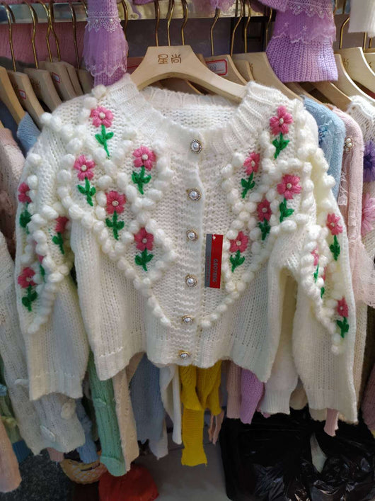 Abrigo Suéter con Bordado Floral para Mujer - Image 13