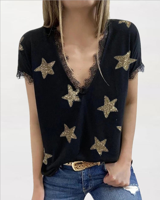 Blusa Estampada con Escote en V y Detalles de Encaje - Image 18