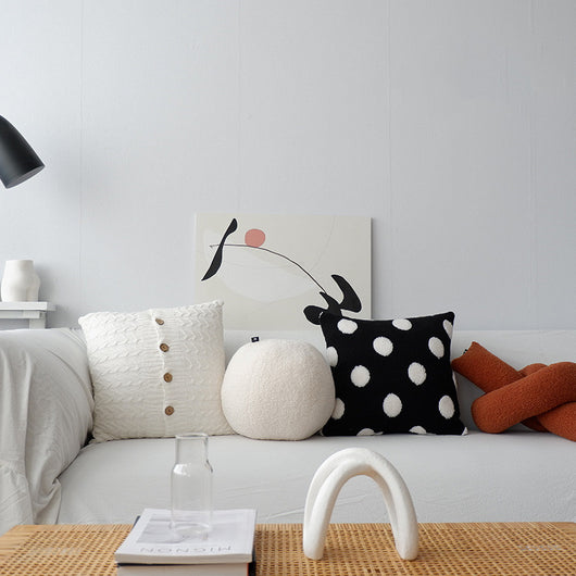 Cojín Decorativo Nórdico Lunares Blanco y Negro