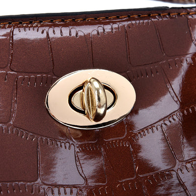 Bolso Mensajero de Cuero Charol con Bandolera Única - Image 4