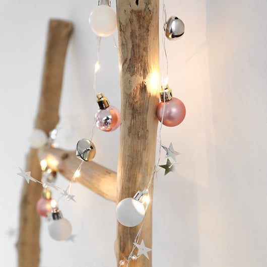 Cadena de Luces LED con Campanas Navideñas - Decoración Navideña Interior - Image 8