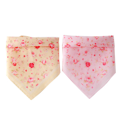 Pañuelo Triangular de Algodón con Estampado de Rosa