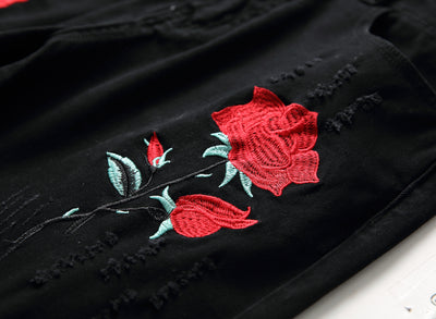 Pantalones Negros con Bordado de Rosas y Detalles Rotos - Image 3
