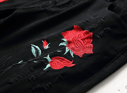 Pantalones Negros con Bordado de Rosas y Detalles Rotos - Image 3