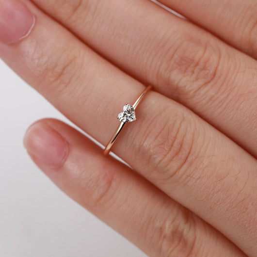 Anillo de Corazón Elegante para Mujer con Circonia y Baño de Oro Real