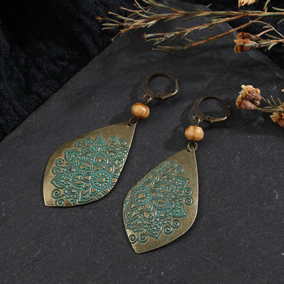 Aretes Étnicos con Patrón Tallado - Image 5