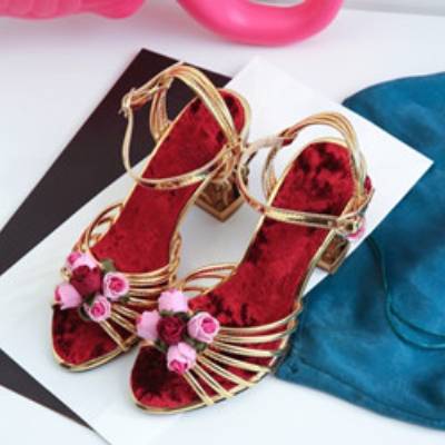 Zapatos de Tacón Alto Vintage con Jaula y Flores Caladas - Image 7