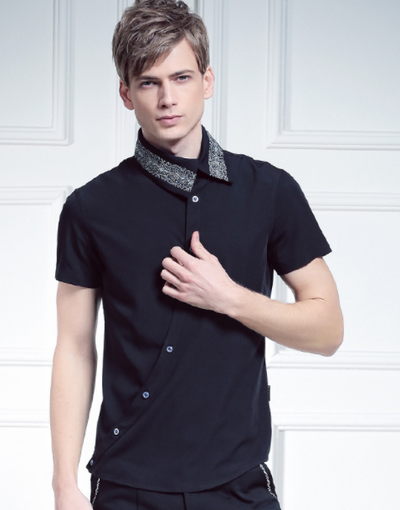 Camisa con Cuello Oblicuo y Bordado Irregular