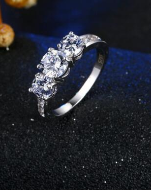 Anillo de Diamante Clásico para Mujer - Joya Heroína - Image 2