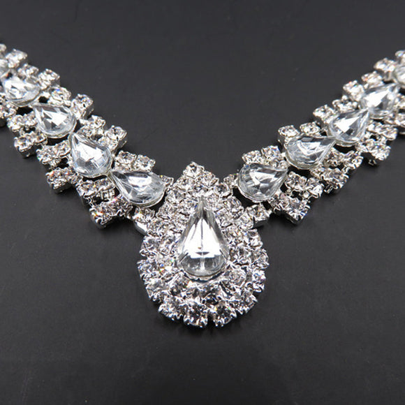 Conjunto de Accesorios Nupciales: Aretes y Collar de Gota Elegante