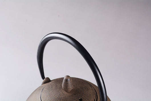 Olla de Hierro Fundido Forma Ovalada Artesanal - Image 7