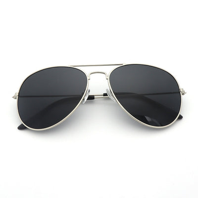 Gold frame aviator sunglasses with dark black lenses, featuring a classic vintage style. - Image 6