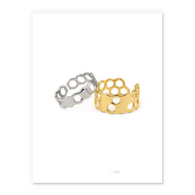 Anillo Minimalista de Oro Electrochapado con Diseño Panal Hueco - Image 4