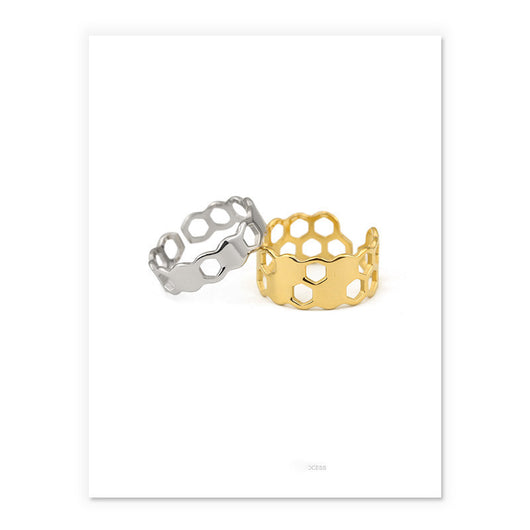 Anillo Minimalista de Oro Electrochapado con Diseño Panal Hueco - Image 4