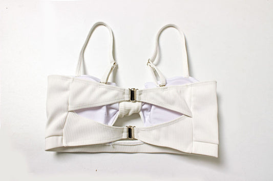 Bikini de Tres Puntos con Corte Sexy en Color Liso - Image 2