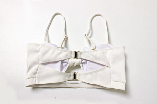 Bikini de Tres Puntos con Corte Sexy en Color Liso - Image 2