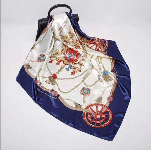 Pañuelo de Seda Estampado Cuadrado - Image 3