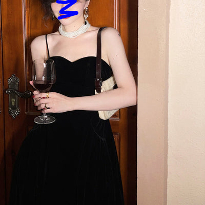 Vestido de Terciopelo Cintura Alta Ajustado con Tirantes Vintage - Image 2