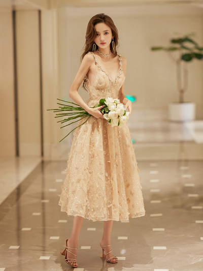 Vestido de Fiesta con Cristales y Tirantes para Compromisos y Celebraciones - Image 3