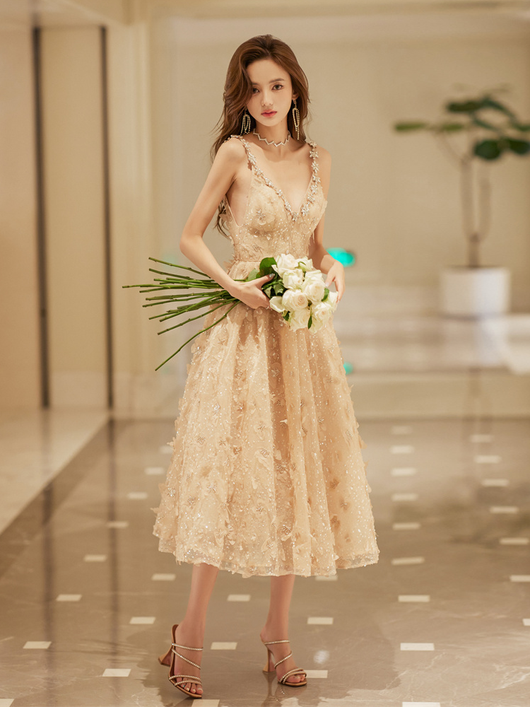 Vestido de Fiesta con Cristales y Tirantes para Compromisos y Celebraciones - Image 3