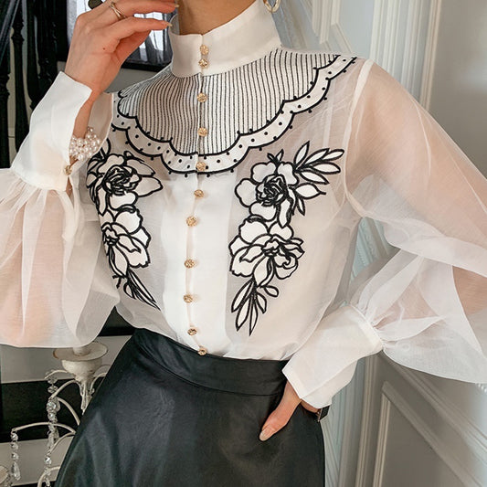Blusa Elegante con Mangas Linterna y Flores Bordadas